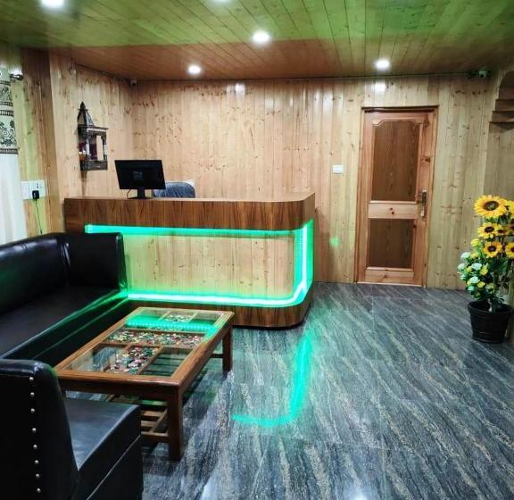 بنسيون Hill Ice Guest House Tosh