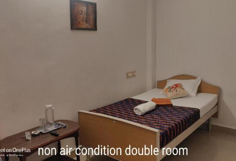 פנסיון Ld Home Stay & Residency Mahabs