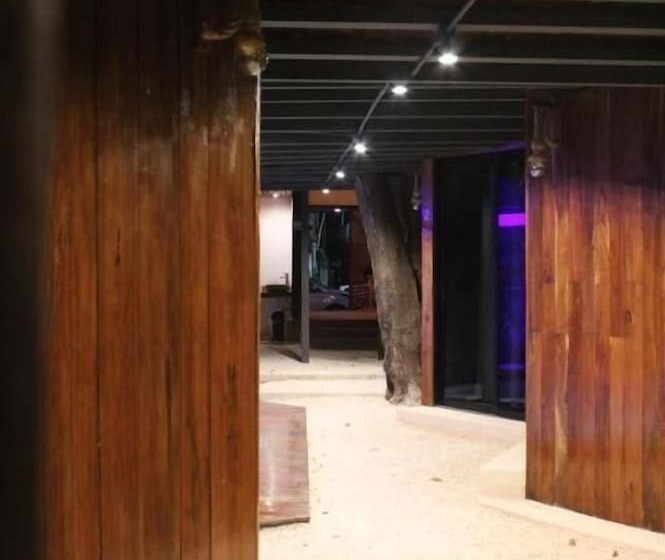 پانسیون Hostal Malakai Cabanas & Dorms