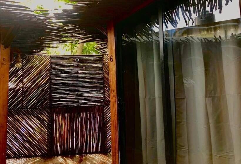 پانسیون Hostal Malakai Cabanas & Dorms