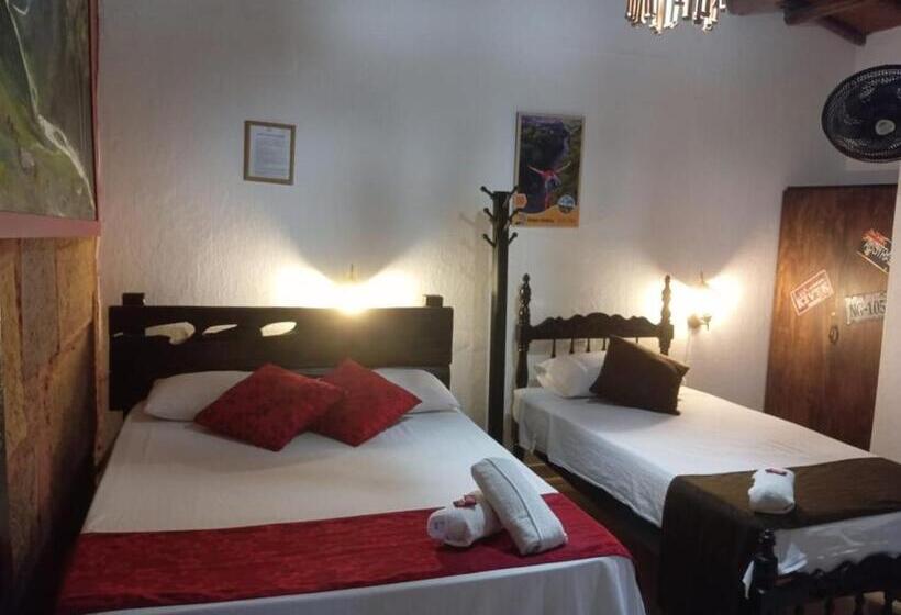 פנסיון Santander Aleman Hostel