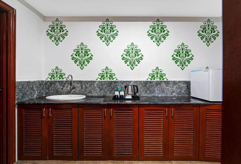 פנסיון Treebo Signature Grande