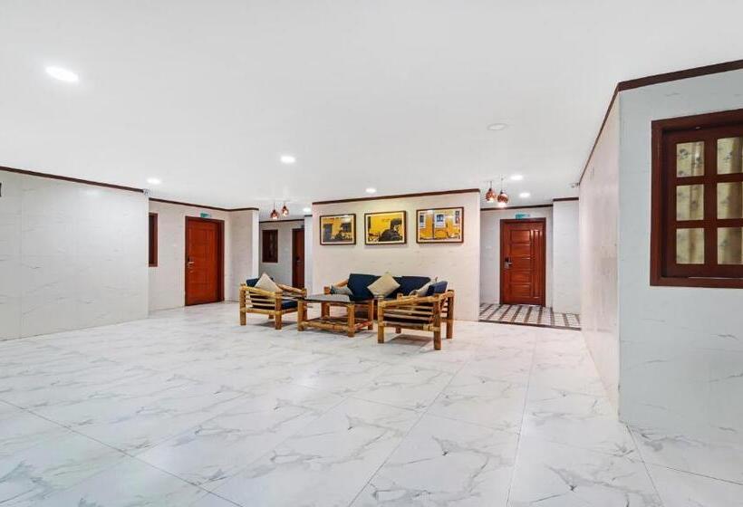 פנסיון Treebo Signature Grande