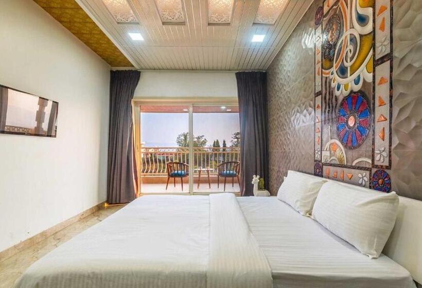 منتجع Ayurkutir Villa By Stayvista   Pool, Gym, And Snooker Table For Your Ultimate Relaxation And Enterta