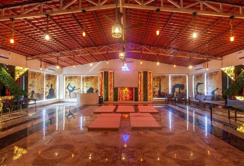 منتجع Ayurkutir Villa By Stayvista   Pool, Gym, And Snooker Table For Your Ultimate Relaxation And Enterta