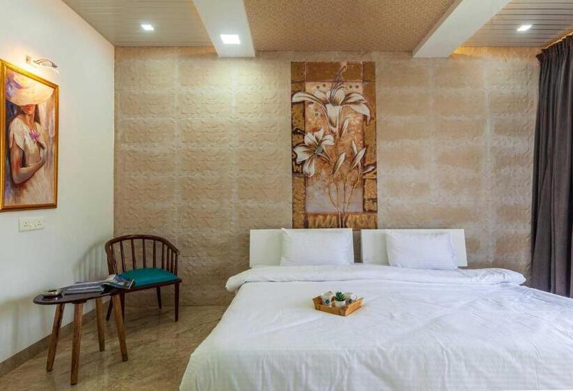 منتجع Ayurkutir Villa By Stayvista   Pool, Gym, And Snooker Table For Your Ultimate Relaxation And Enterta