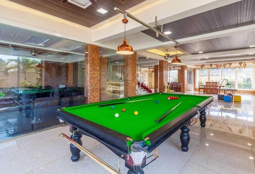منتجع Ayurkutir Villa By Stayvista   Pool, Gym, And Snooker Table For Your Ultimate Relaxation And Enterta