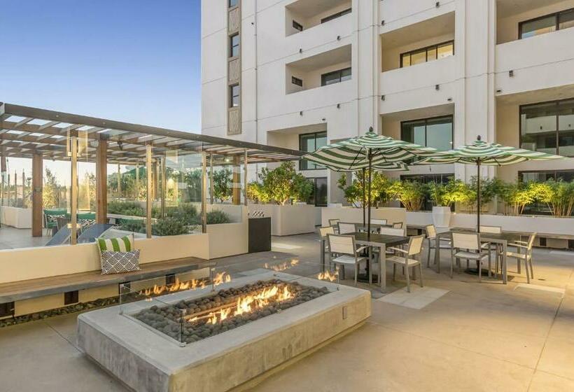 Suitesrus Apart  At Miracle Mile