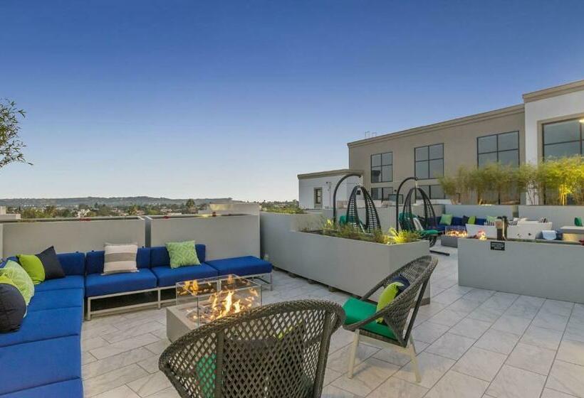 Suitesrus Apart  At Miracle Mile