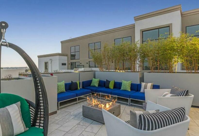 Suitesrus Apart  At Miracle Mile