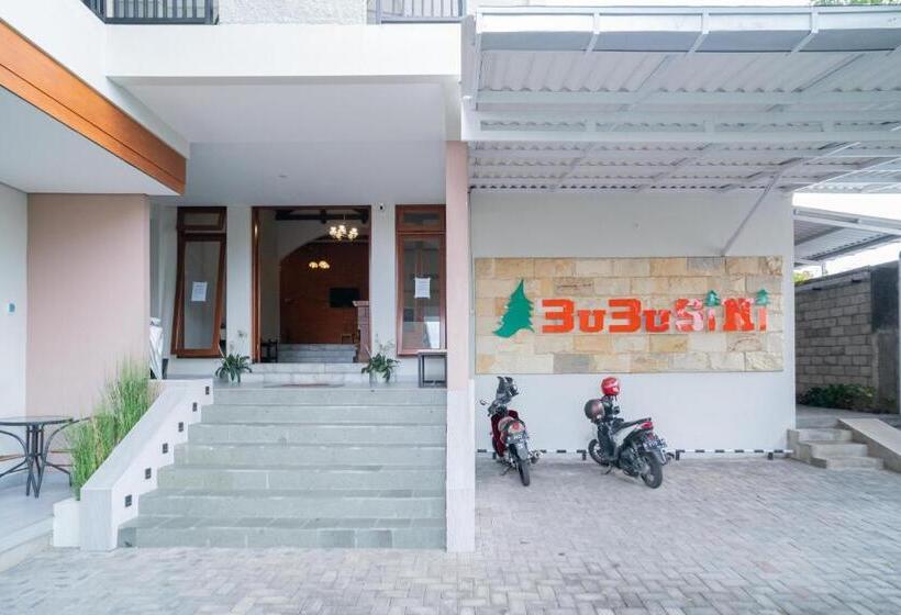 Urbanview Hotel Bubusini Batu By Reddoorz