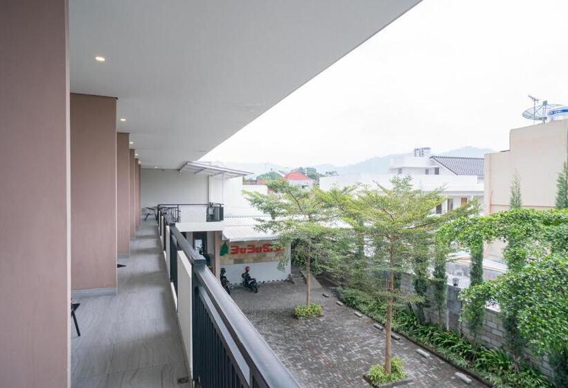 Urbanview Hotel Bubusini Batu By Reddoorz
