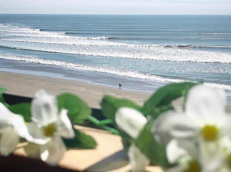 هاستل Surf House Chicama