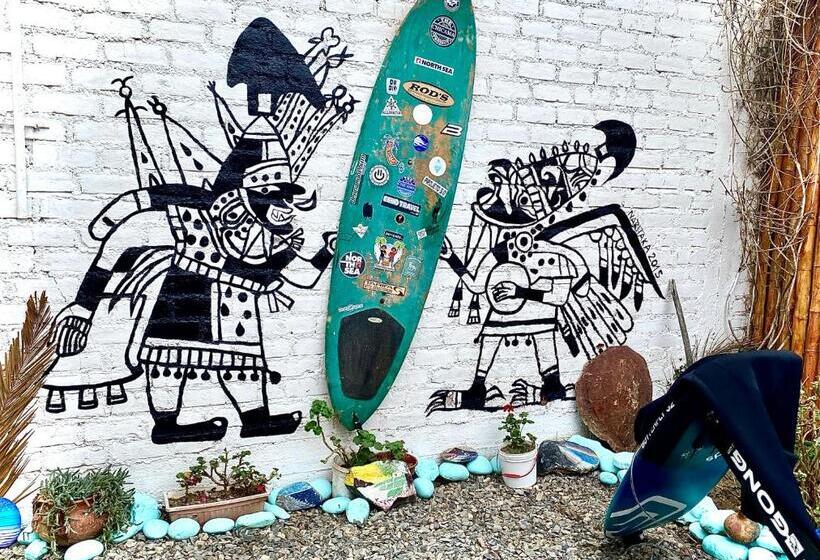 هاستل Surf House Chicama