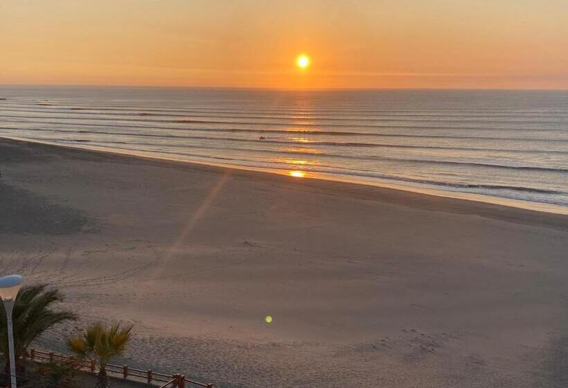 هاستل Surf House Chicama