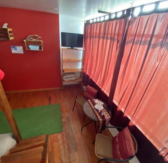 هاستل Surf House Chicama