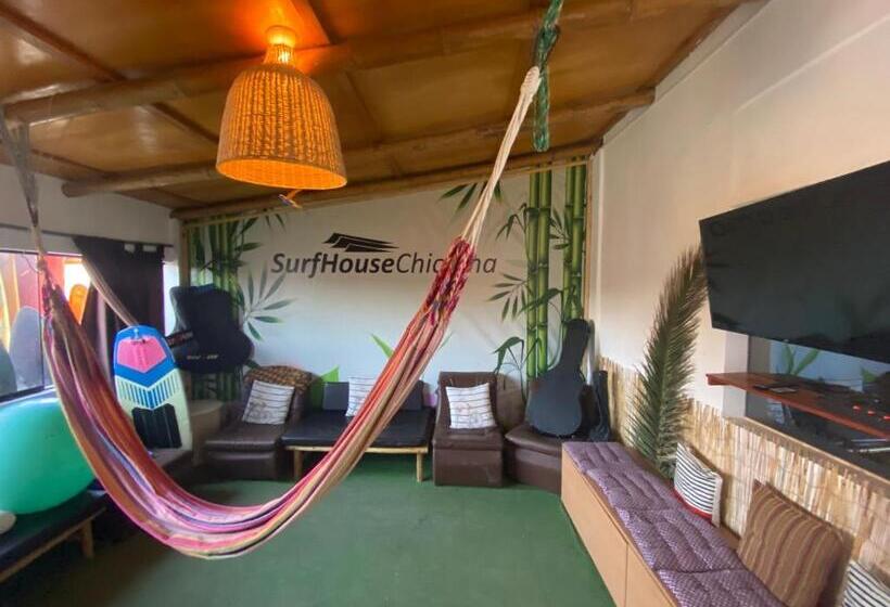 هاستل Surf House Chicama