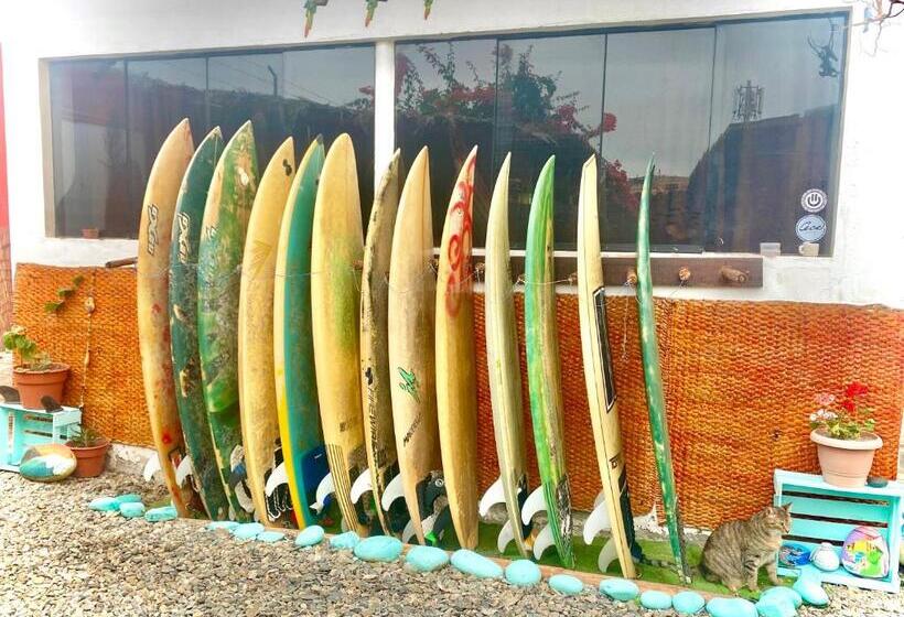 هاستل Surf House Chicama