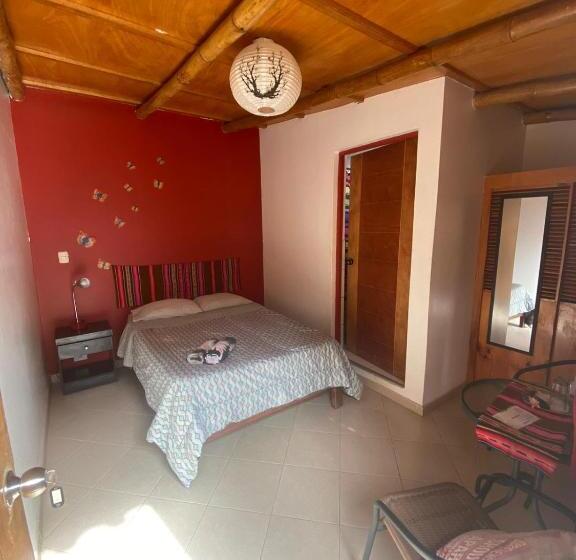 هاستل Surf House Chicama