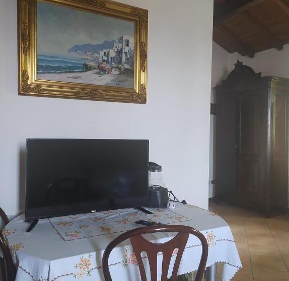 ベッドアンドブレックファースト La Rosa Selvatica