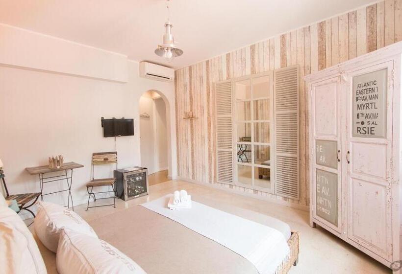 ベッドアンドブレックファースト Le Camere Pietrasantine   Centro Storico