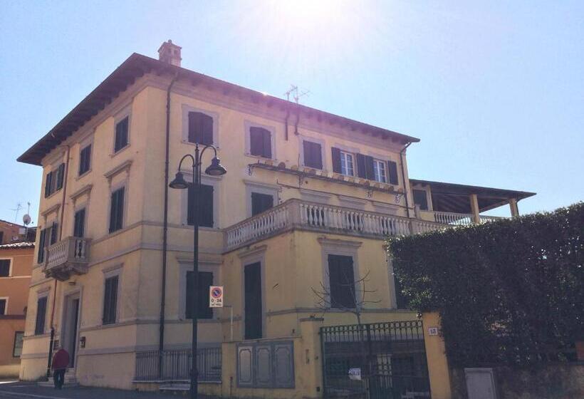تختخواب و صبحانه Le Camere Pietrasantine   Centro Storico