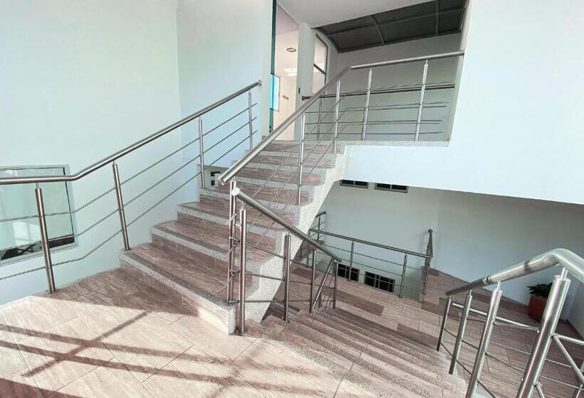 ホテル 3.015 Aquitania