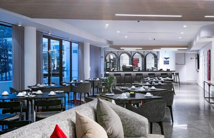 Anew Hotel Green Point Cape Town