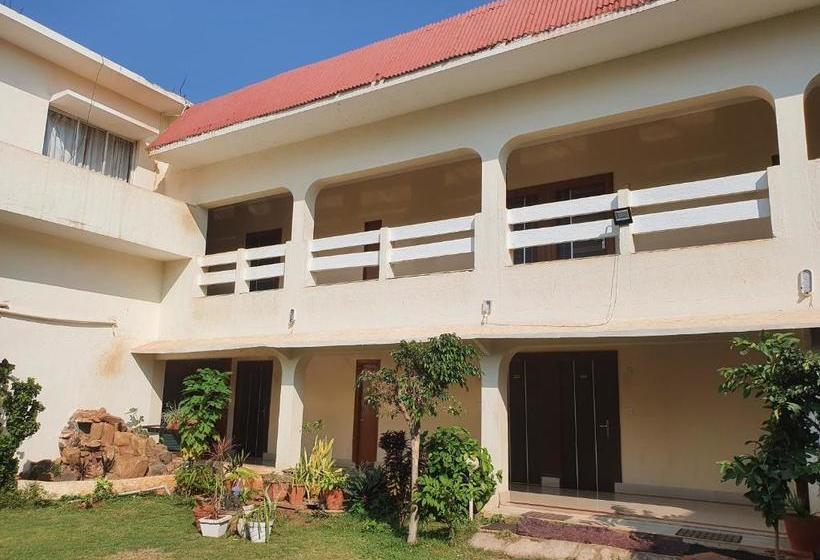 בית מלון כפרי Badami Court