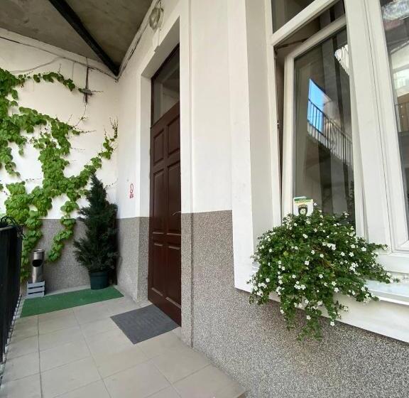 هتل Budget Family