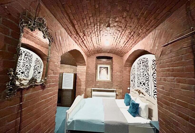 هتل Budget Family