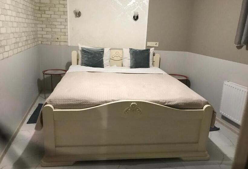 هتل Budget Family