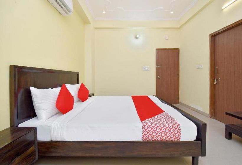 בית מלון כפרי Collection O 77314  Paris