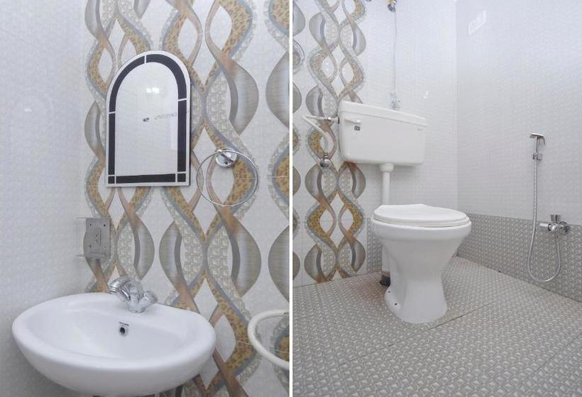 בית מלון כפרי Collection O 77314  Paris