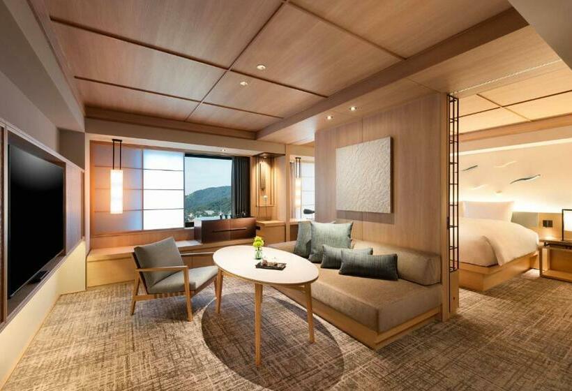 Отель Doubletree By Hilton Kyoto Higashiyama