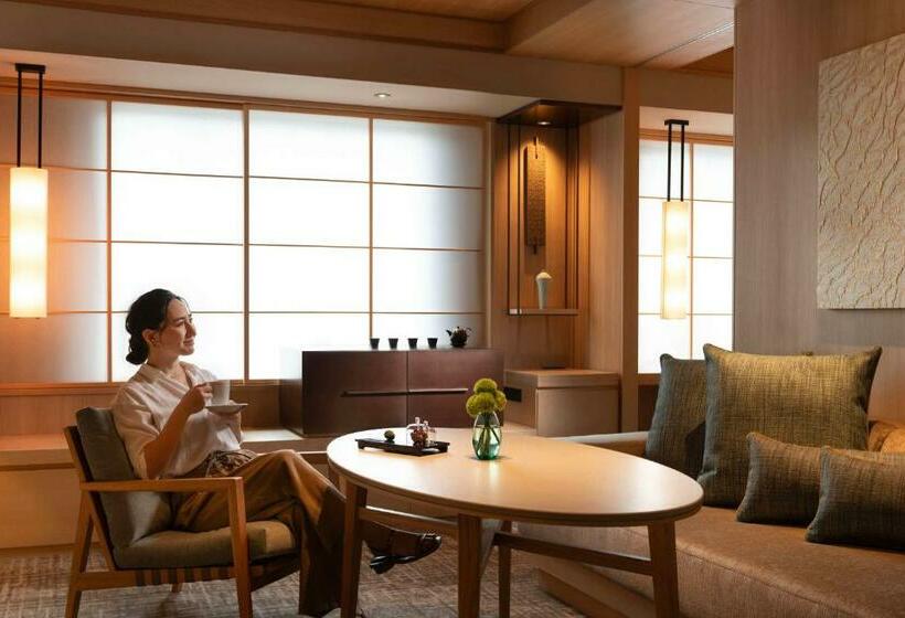 Отель Doubletree By Hilton Kyoto Higashiyama