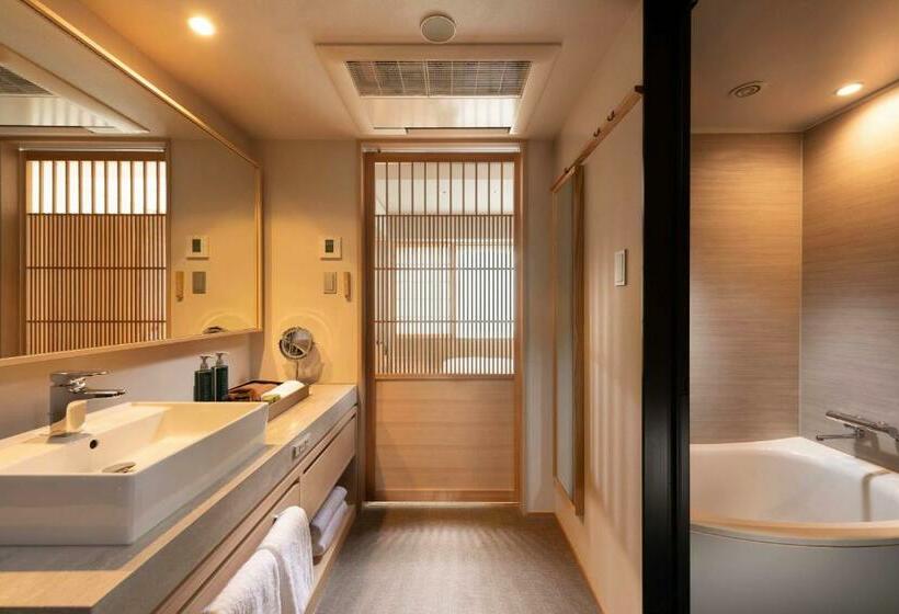 Отель Doubletree By Hilton Kyoto Higashiyama