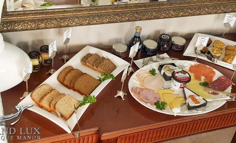 Отель Grand Lux Boutique Manor