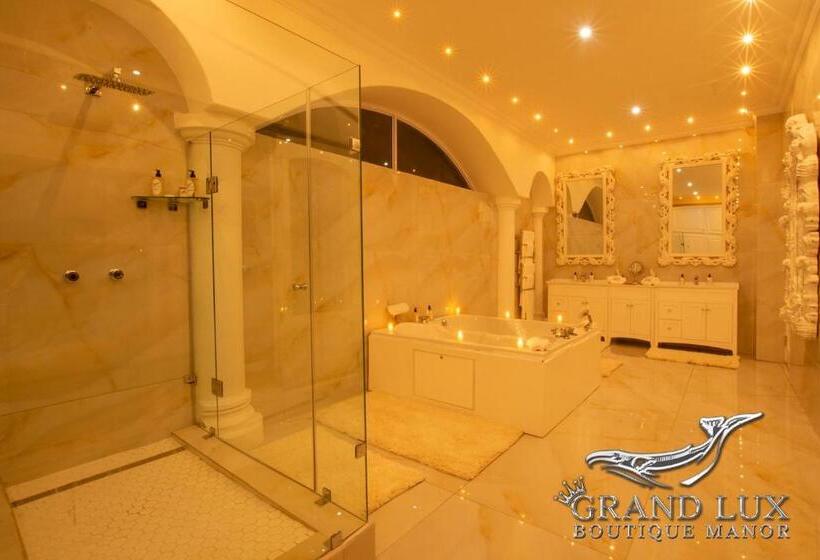 Отель Grand Lux Boutique Manor