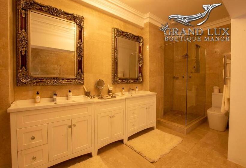 Отель Grand Lux Boutique Manor
