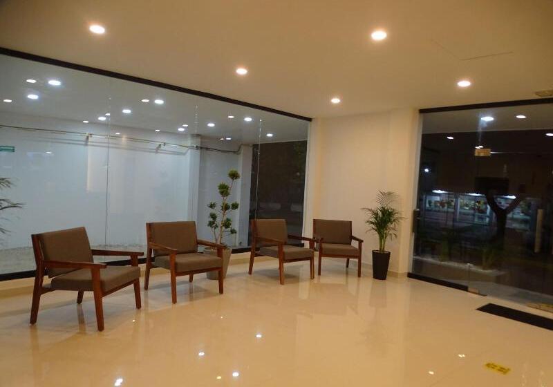 Отель Kavia Plus