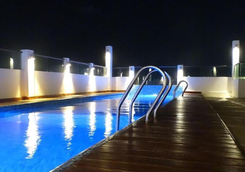 Отель Kavia Plus