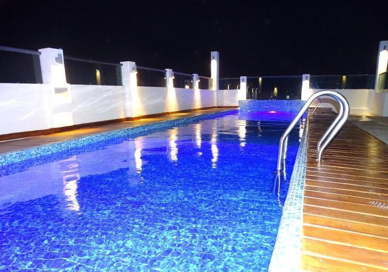 Отель Kavia Plus