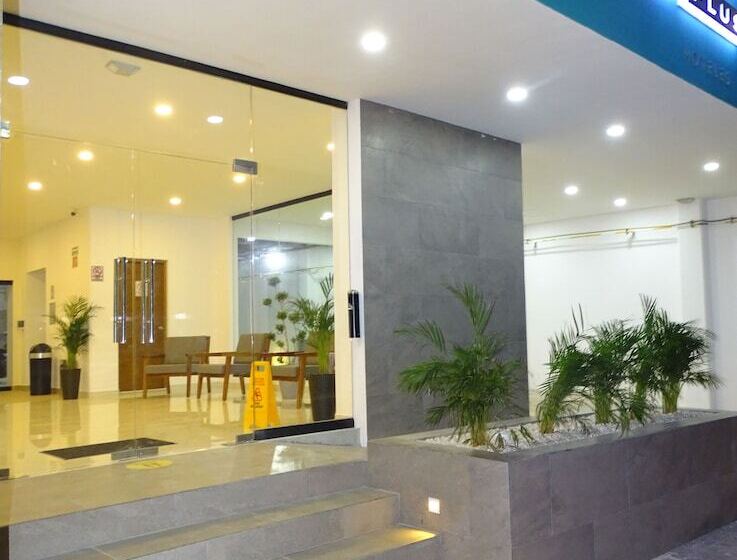 Отель Kavia Plus