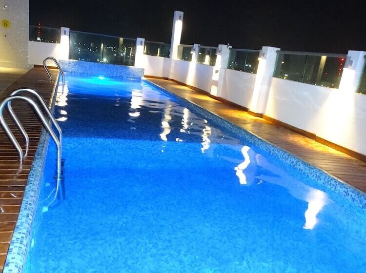 Отель Kavia Plus