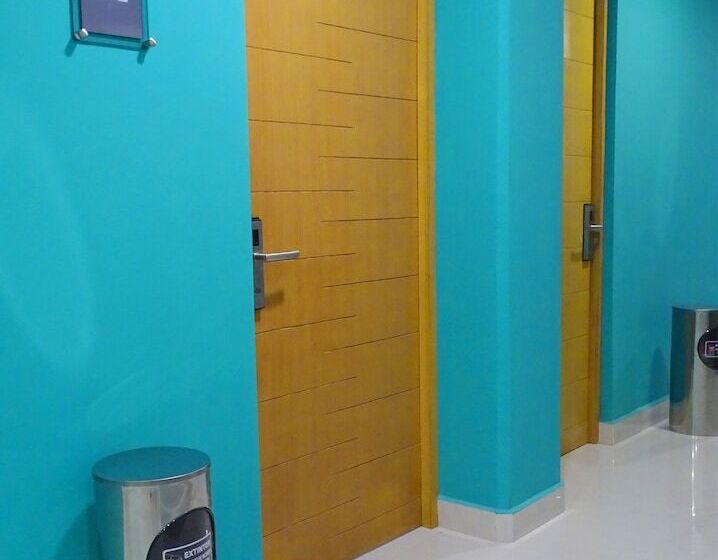 Отель Kavia Plus