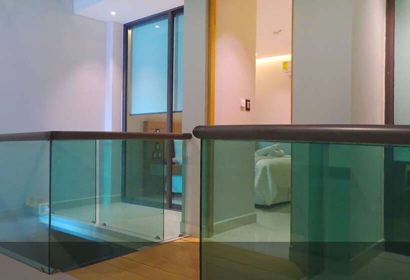 Отель Kavia Plus