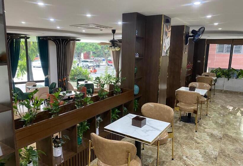 هتل Khách Sạn Hoàng Yến