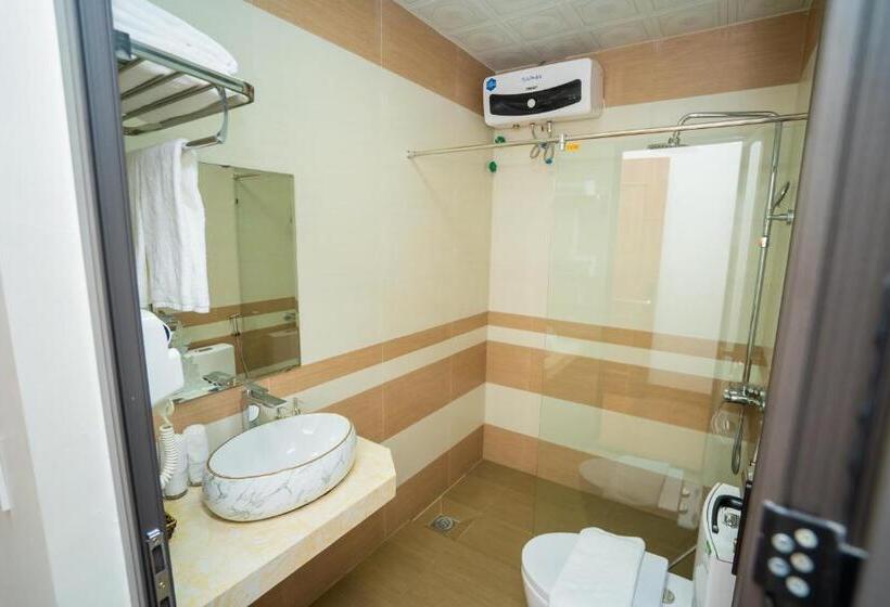 هتل Khách Sạn Hoàng Yến