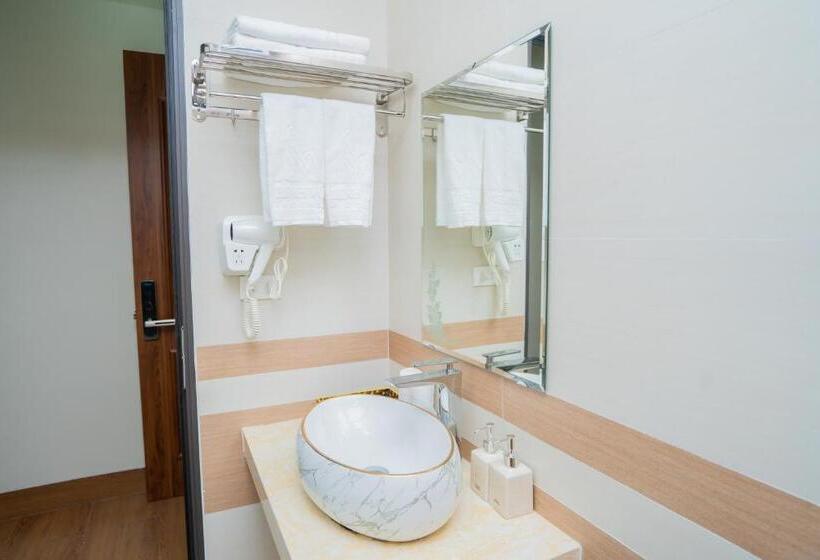 هتل Khách Sạn Hoàng Yến